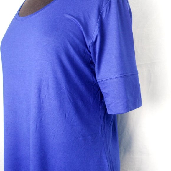 T-shirt with Scoop Neck - Picture 2 of 3